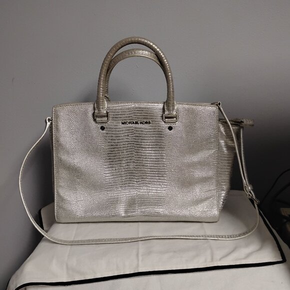❤️MICHAEL KORS Selma Silver Metallic Snake Embossed Shopper Bag  Crossbody Purse - Picture 1 of 14